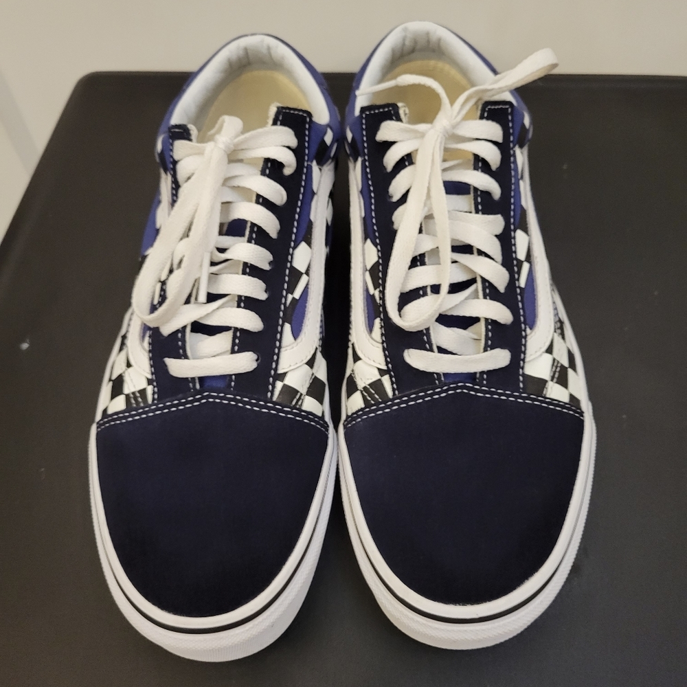Vans - Picture 2 of 4